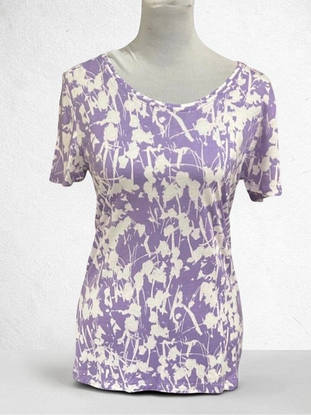Simply Vera Vera Wang Lavender Floral Short Sleeve Tee